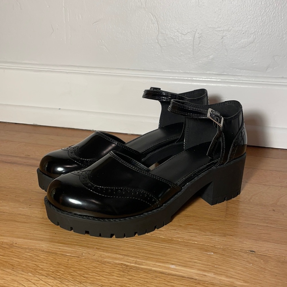 urban outfitters daria treated mary janes